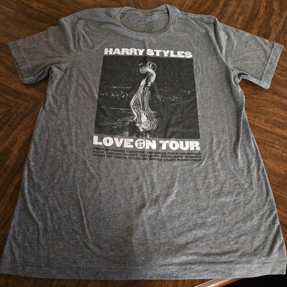 Official Harry Styles 2023 Love On Tour Short Sleeve Shirt Size (M) - Picture 5 of 8